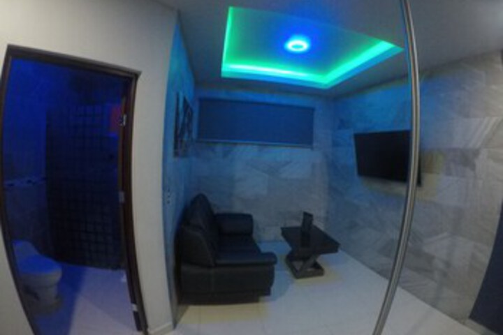 Room 75 of 78