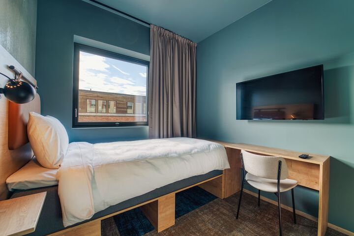 Room 10 of 44