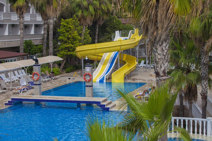 Pool Hotel
