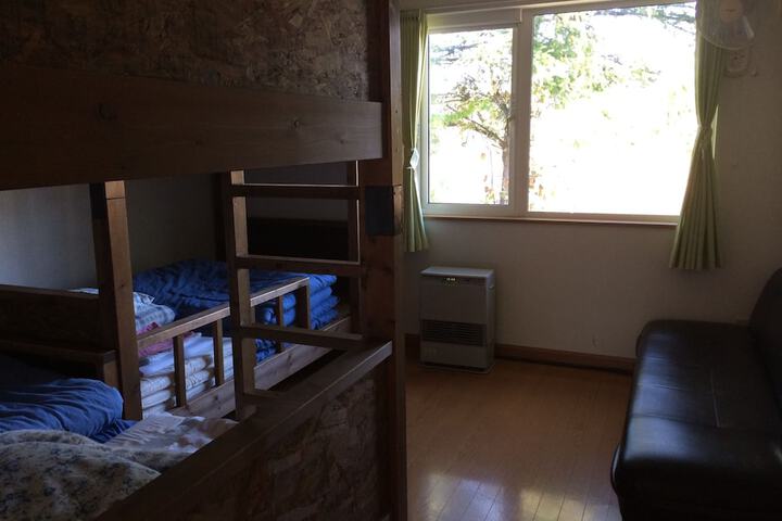Room 9 of 60