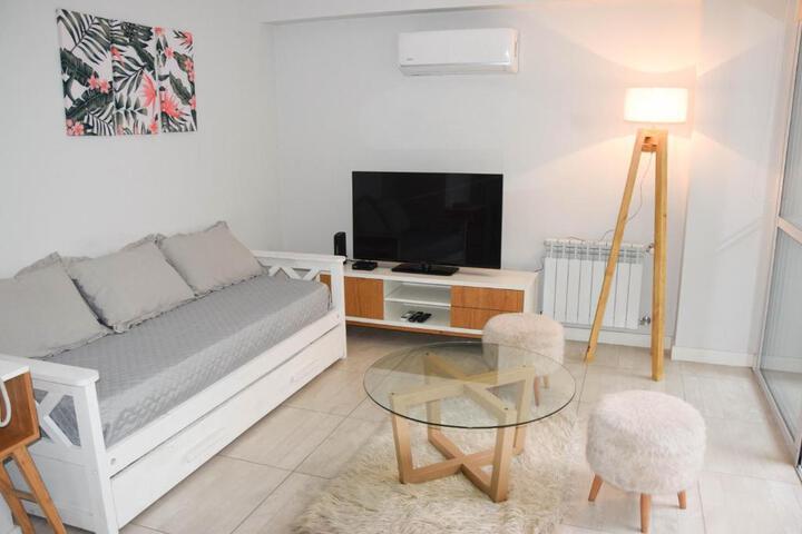 Room 4 of 8