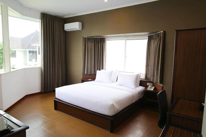 Room 10 of 74