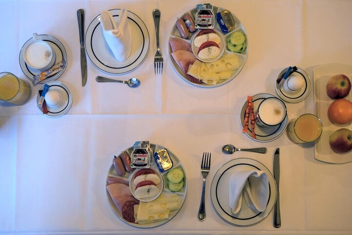Dining 34 of 43