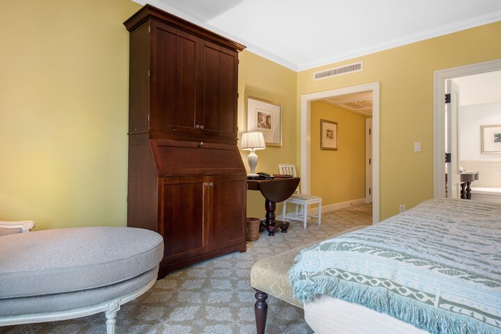 Deluxe Room 1 King Bed (3 of 53)