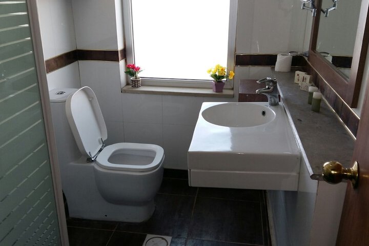 Room 10 of 17
