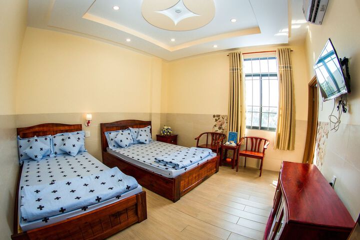 Room 8 of 49