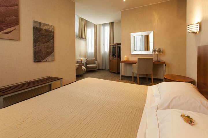 Room 8 of 29