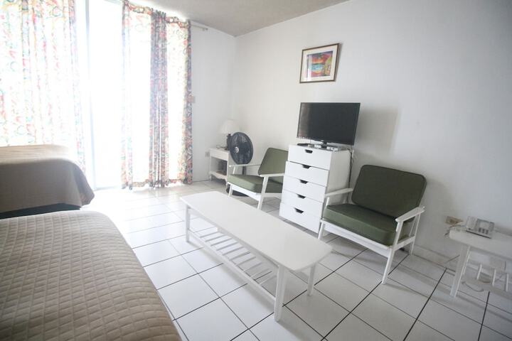 Room 14 of 33