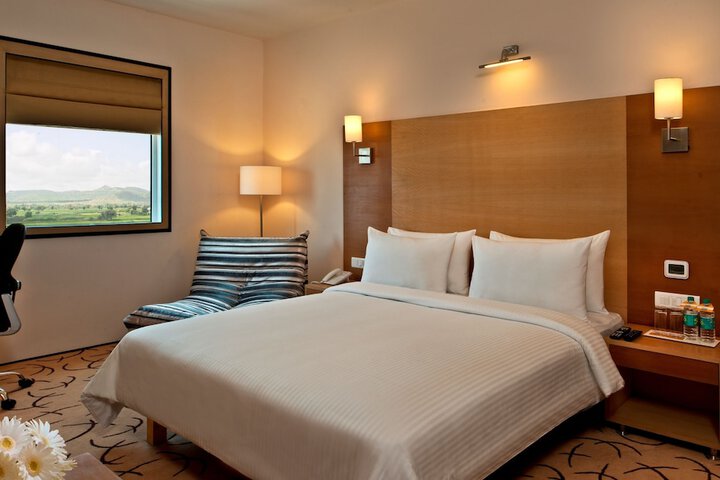 Room 6 of 24