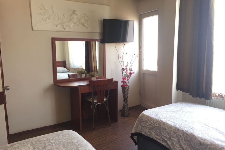Room 13 of 36