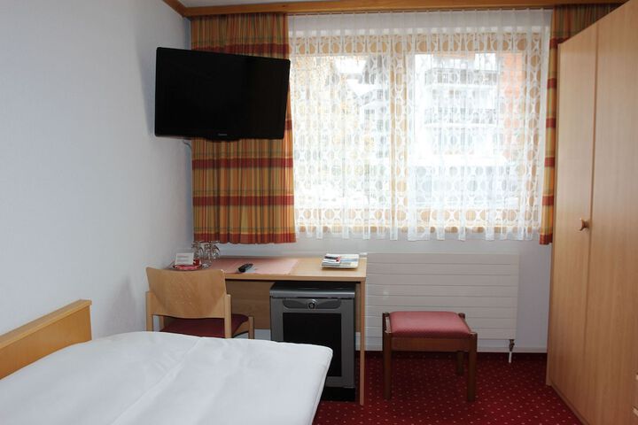 Room 11 of 47