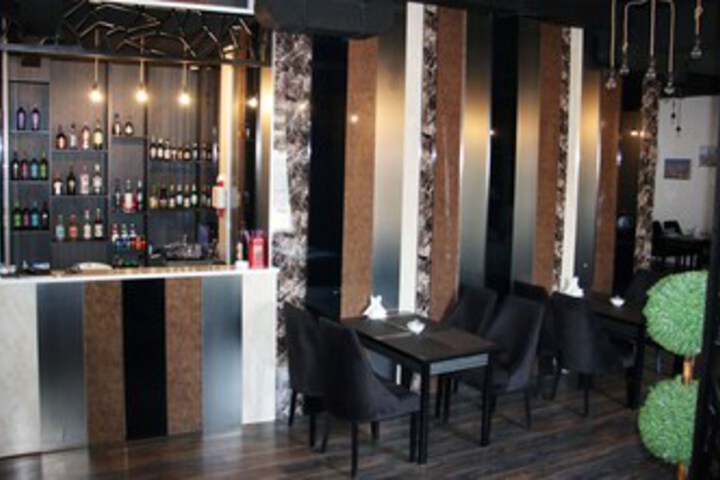 Lounge 2 of 15