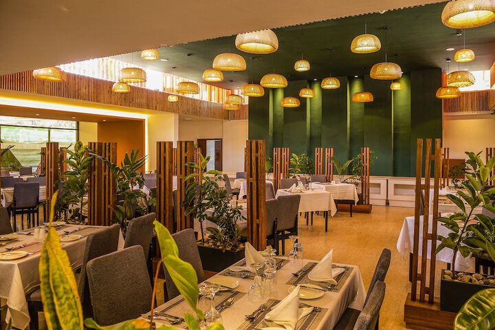 Dining 22 of 49