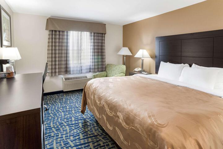 1 King Bed Accessible (3 of 18)