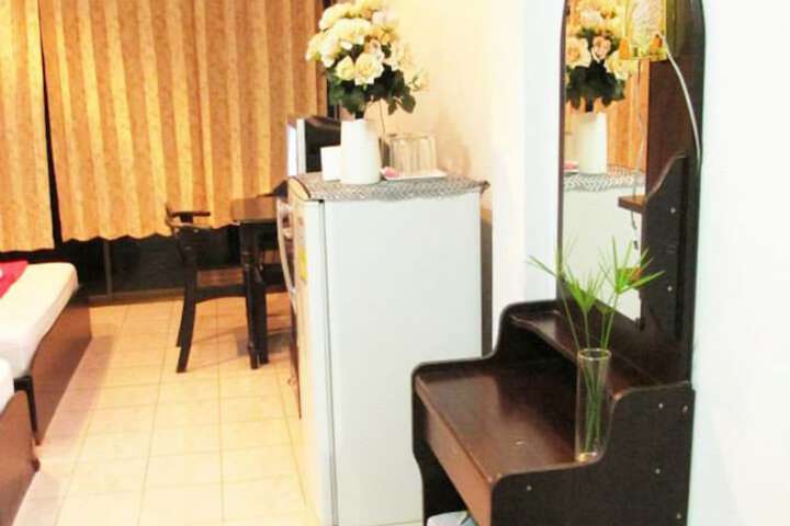 Room 9 of 28