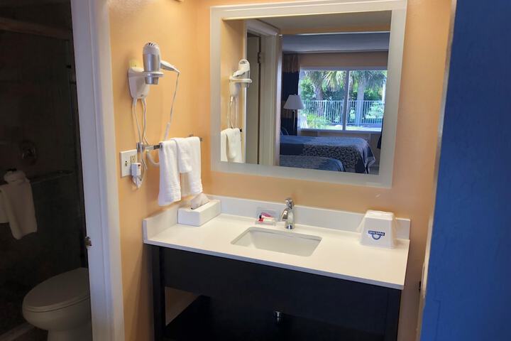 2 Double Beds Accessible (7 of 12)
