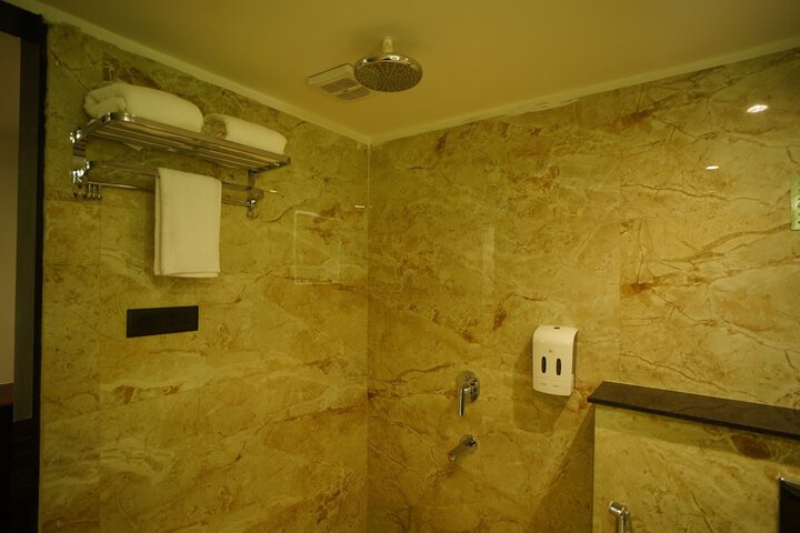 Room 100 of 111