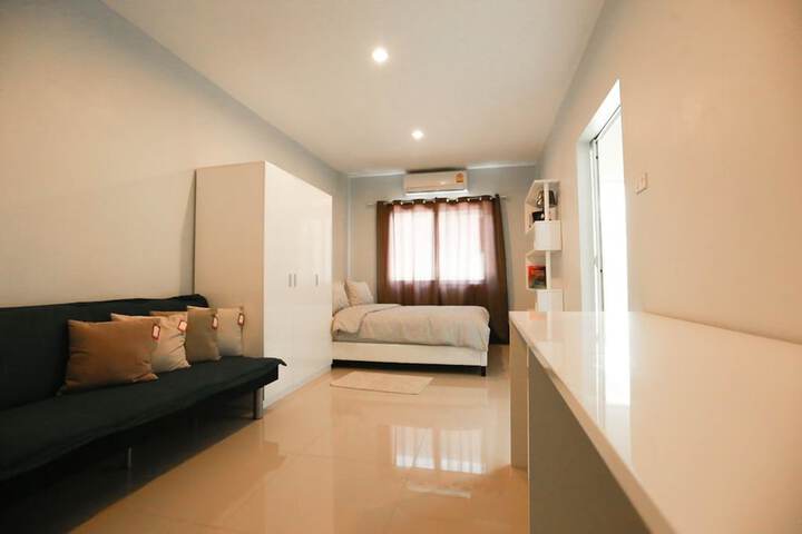 Room 3 of 16