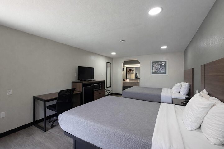 Room 22 of 48
