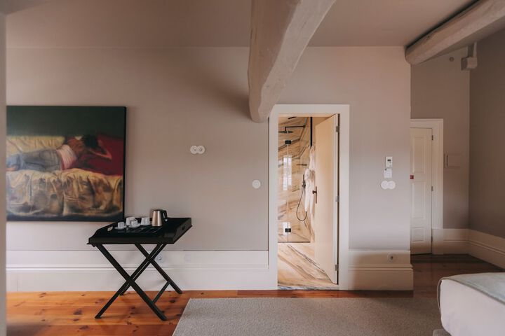 Room 17 of 147