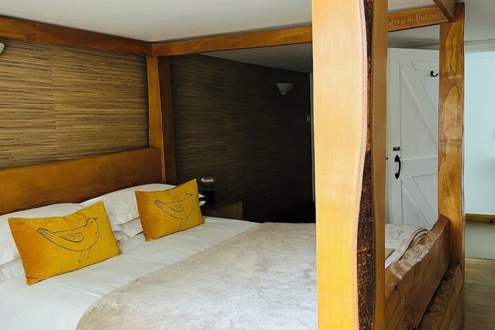 Room 18 of 126