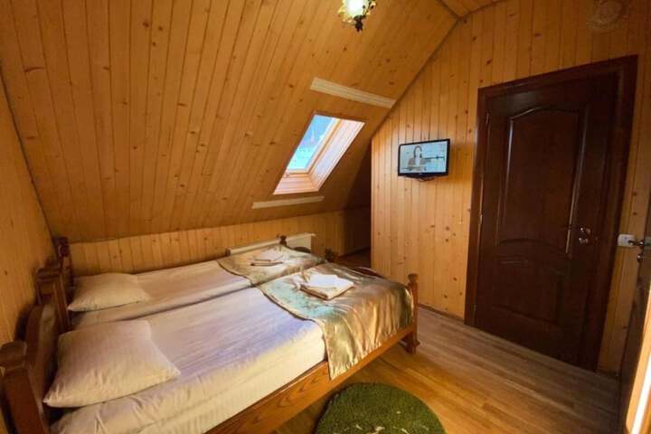 Room 17 of 46