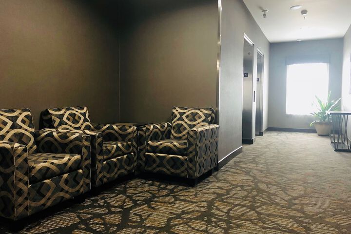 Ballroom/Hall 71 of 88