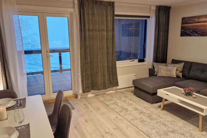 Room 100 of 159