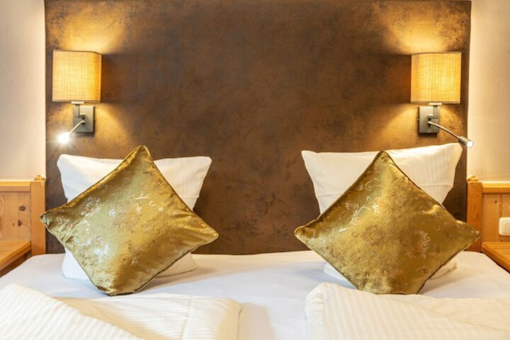 Room 4 of 44