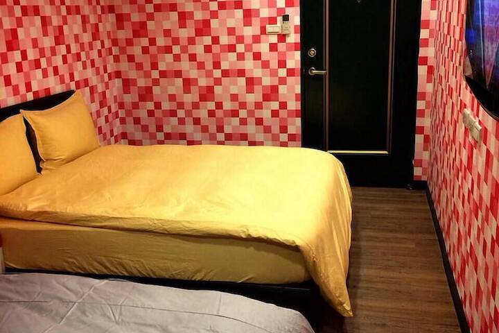 Room 18 of 36