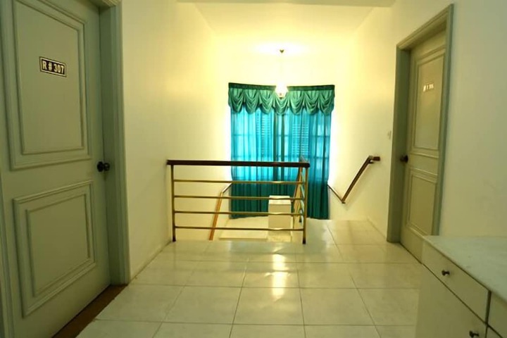 Ballroom/Hall 26 of 32