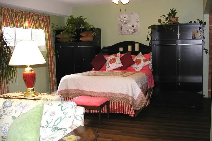 Room 4 of 11