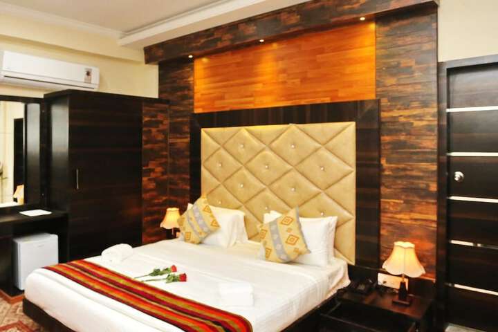 Room 15 of 22