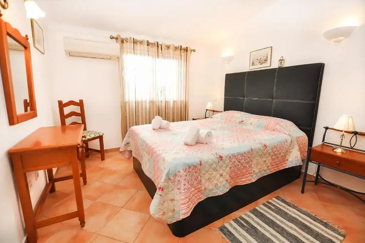 Room 2 of 23