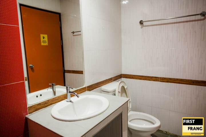 Room 23 of 92