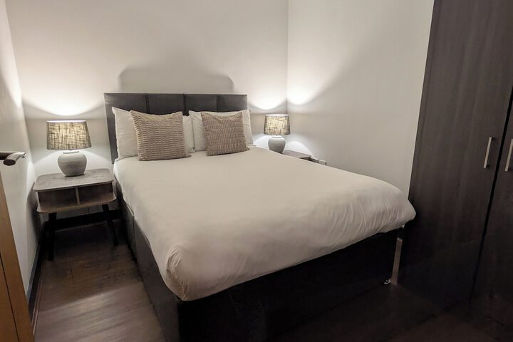 Room 19 of 83
