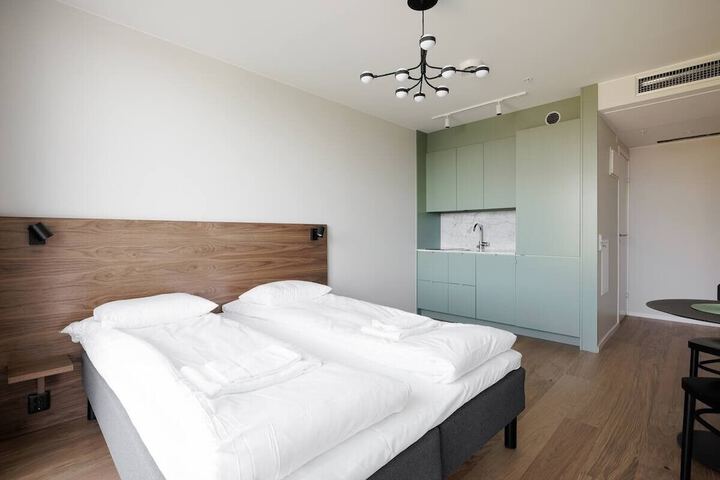 Room 95 of 162