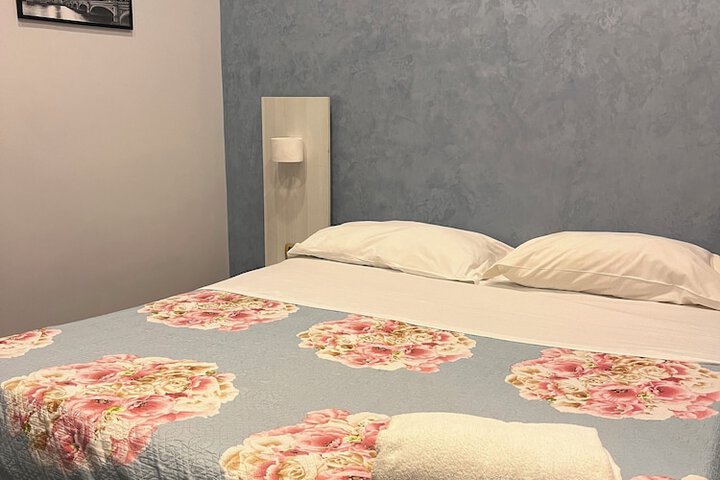 Room 10 of 37