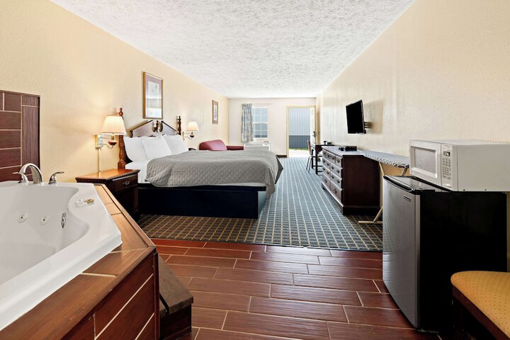 Room 10 of 27