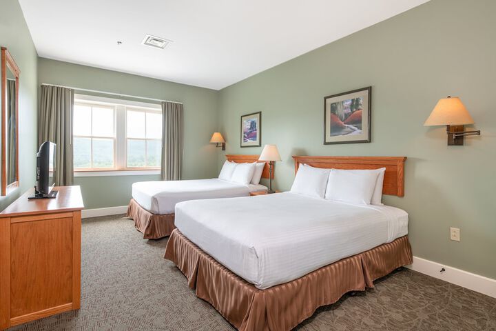 2 Queen Beds (13 of 24)