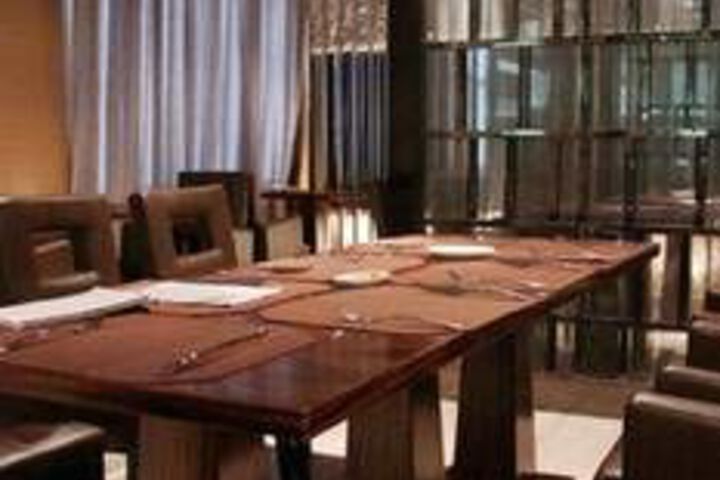 Dining 37 of 44