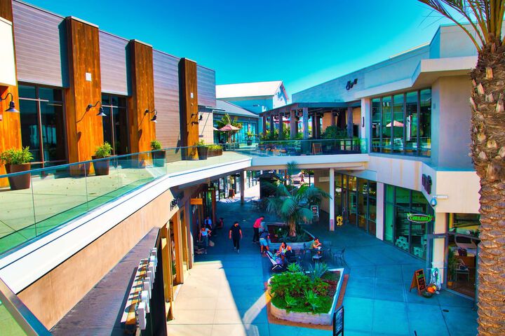 Shopping mall