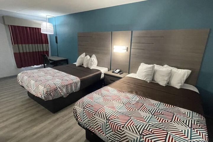 Room 10 of 21