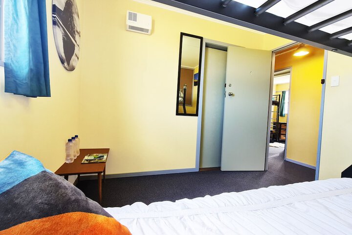 Room 11 of 28