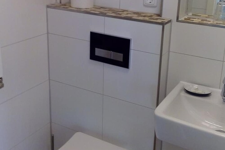 Room 60 of 76