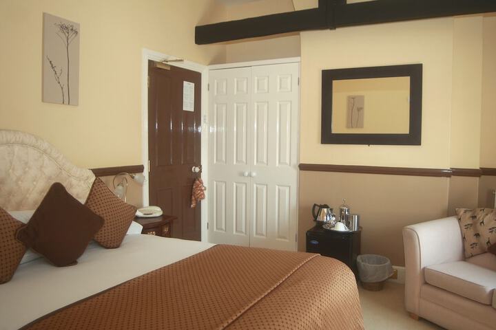 Room 9 of 29