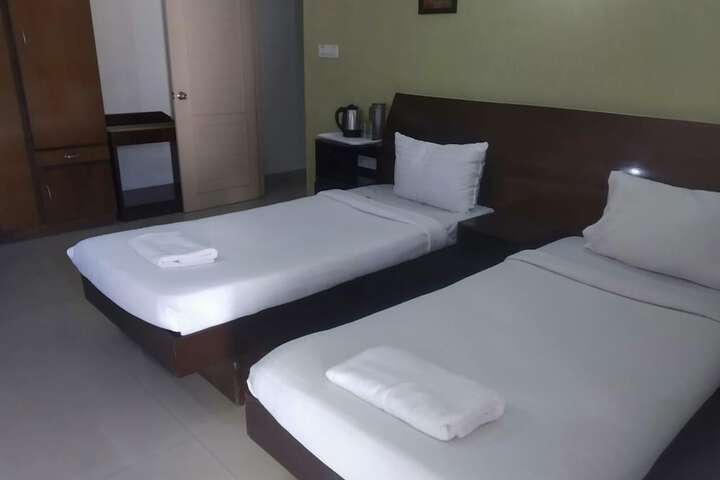 Room 10 of 17