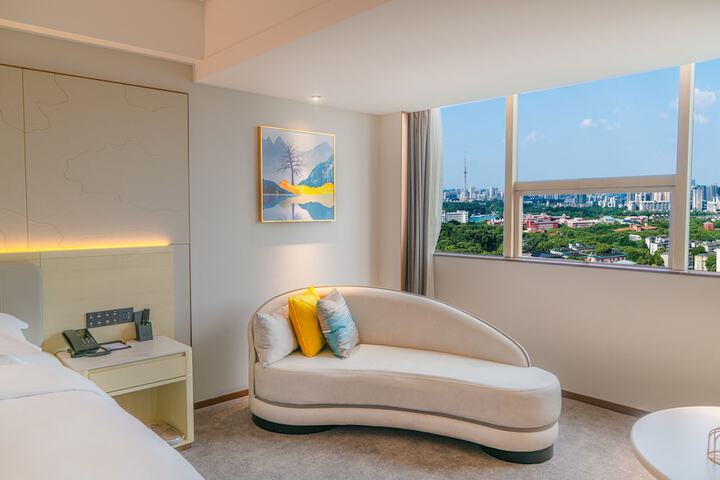 Room 6 of 20