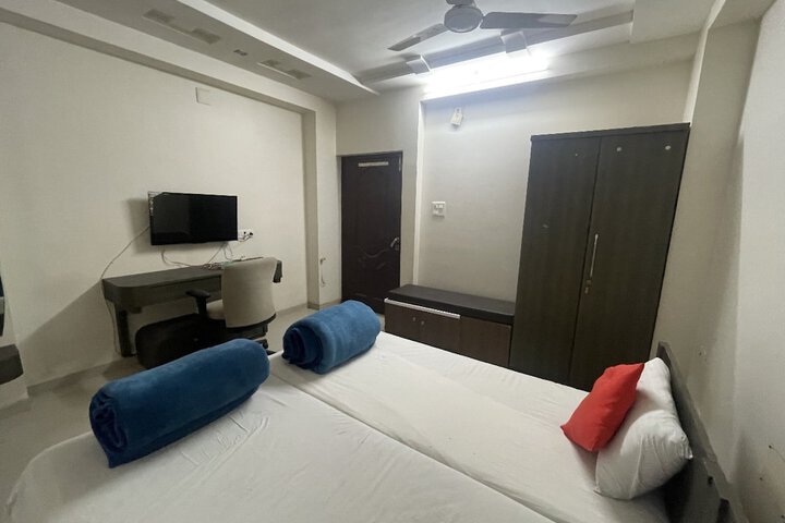 Room 8 of 24