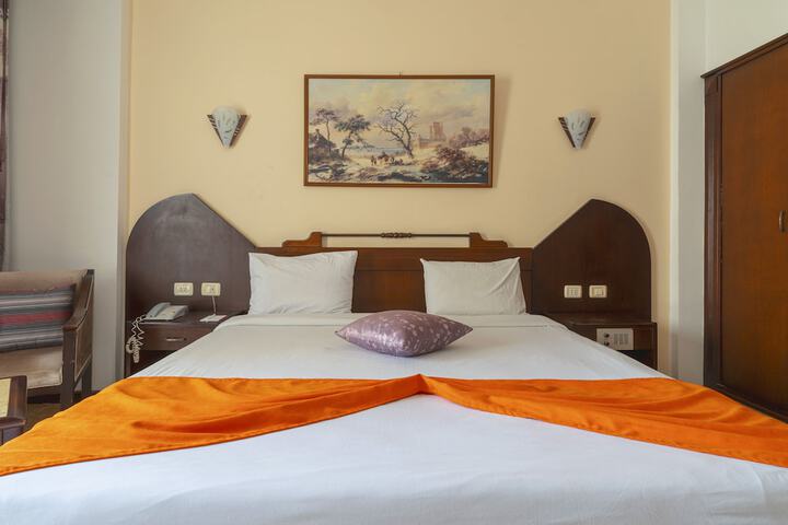 Room 10 of 37